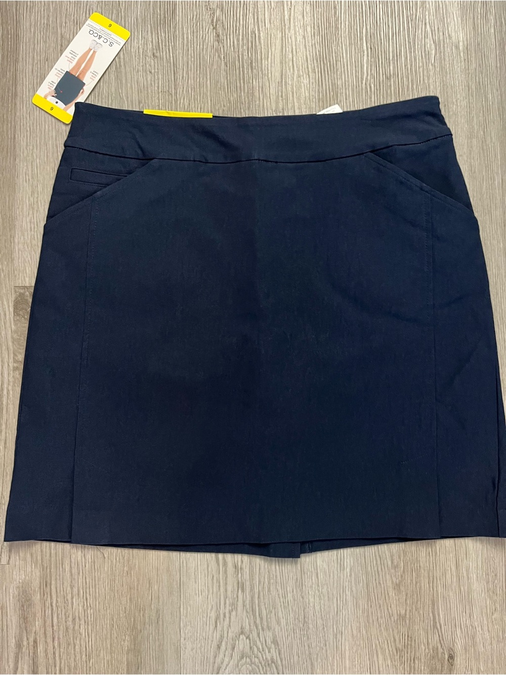 🔥347–NWT Women's Navy Skort with Front Pockets